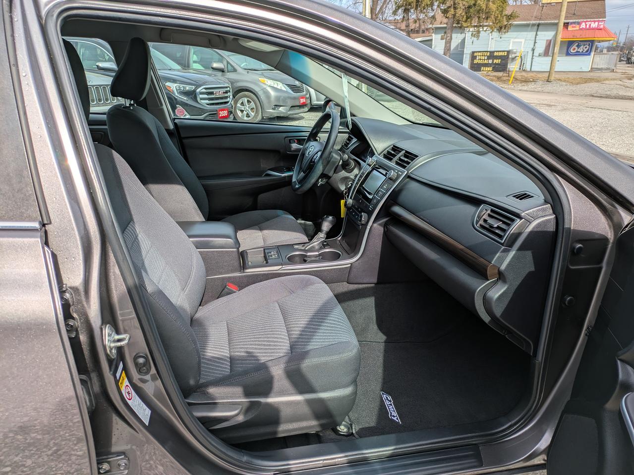 2015 Toyota Camry 4dr Sdn I4 Auto LE Photo