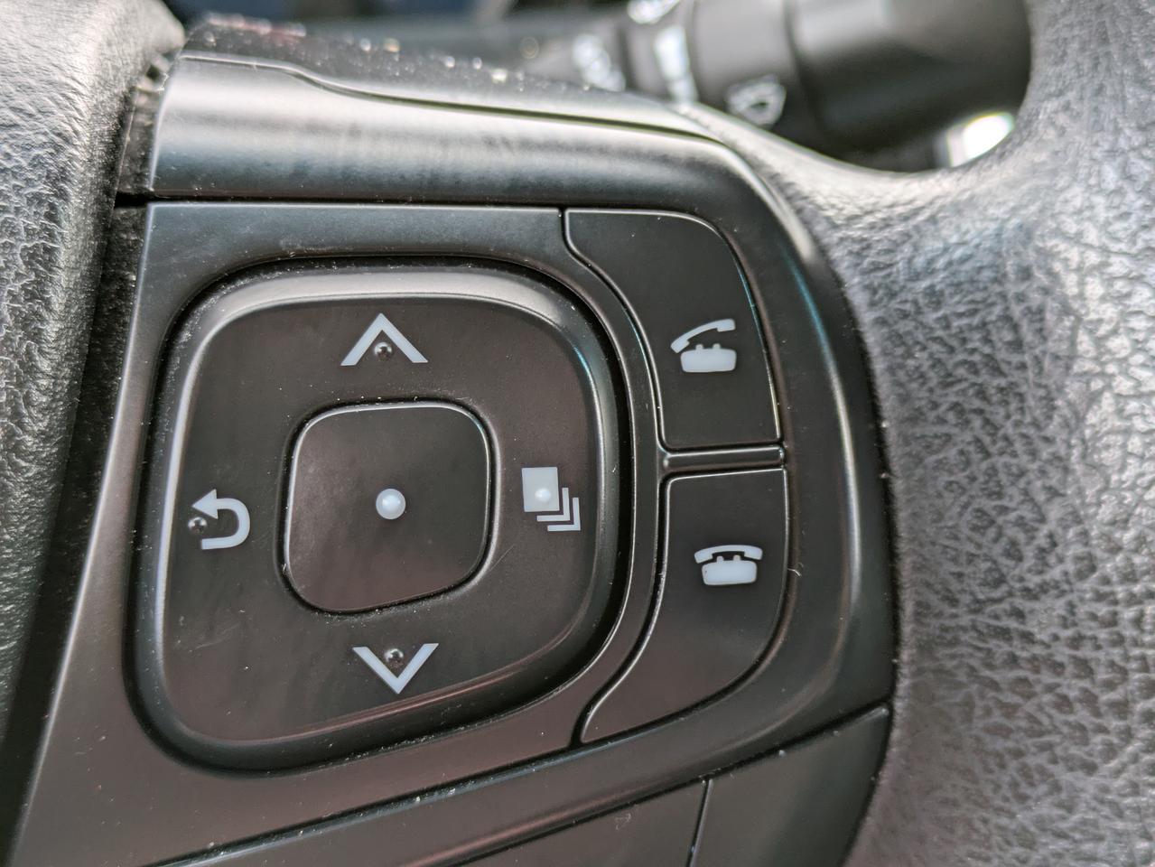 2015 Toyota Camry 4dr Sdn I4 Auto LE Photo