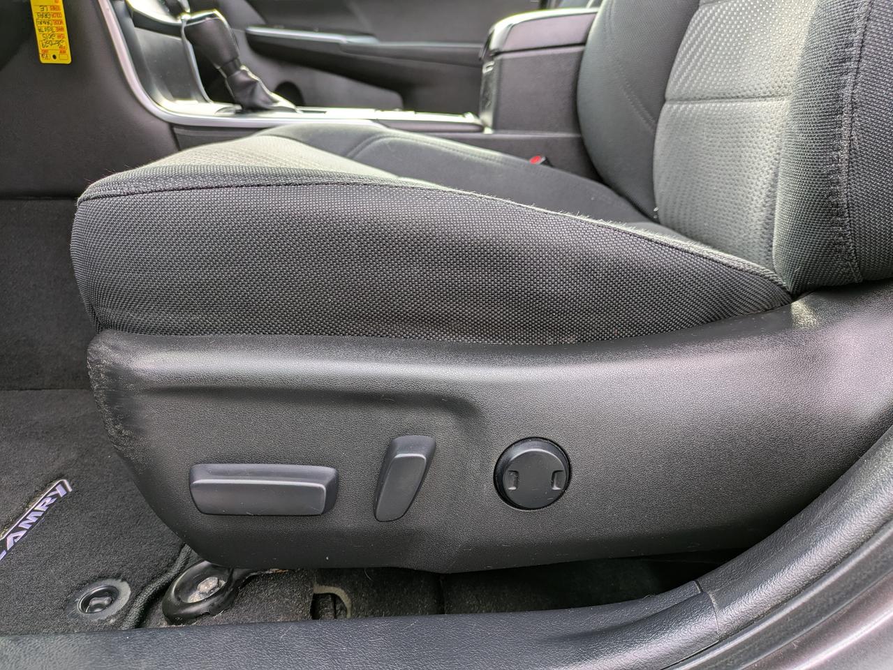 2015 Toyota Camry 4dr Sdn I4 Auto LE Photo