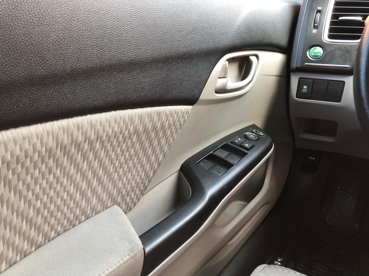 2015 Honda Civic LX / B.CAM / HEATED SEATS Photo