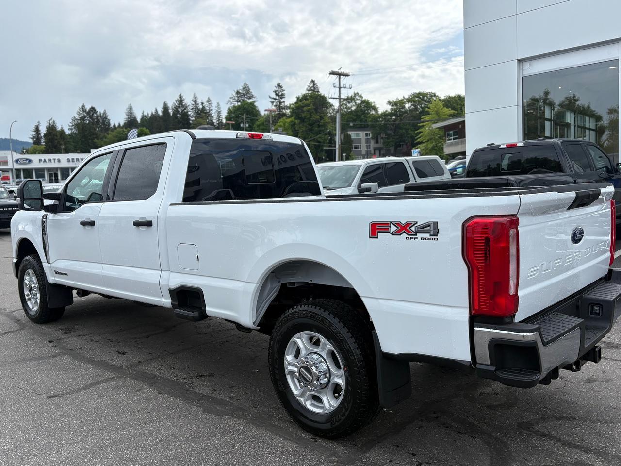 2026 Ford F-350 Super Duty SRW XLT Photo2