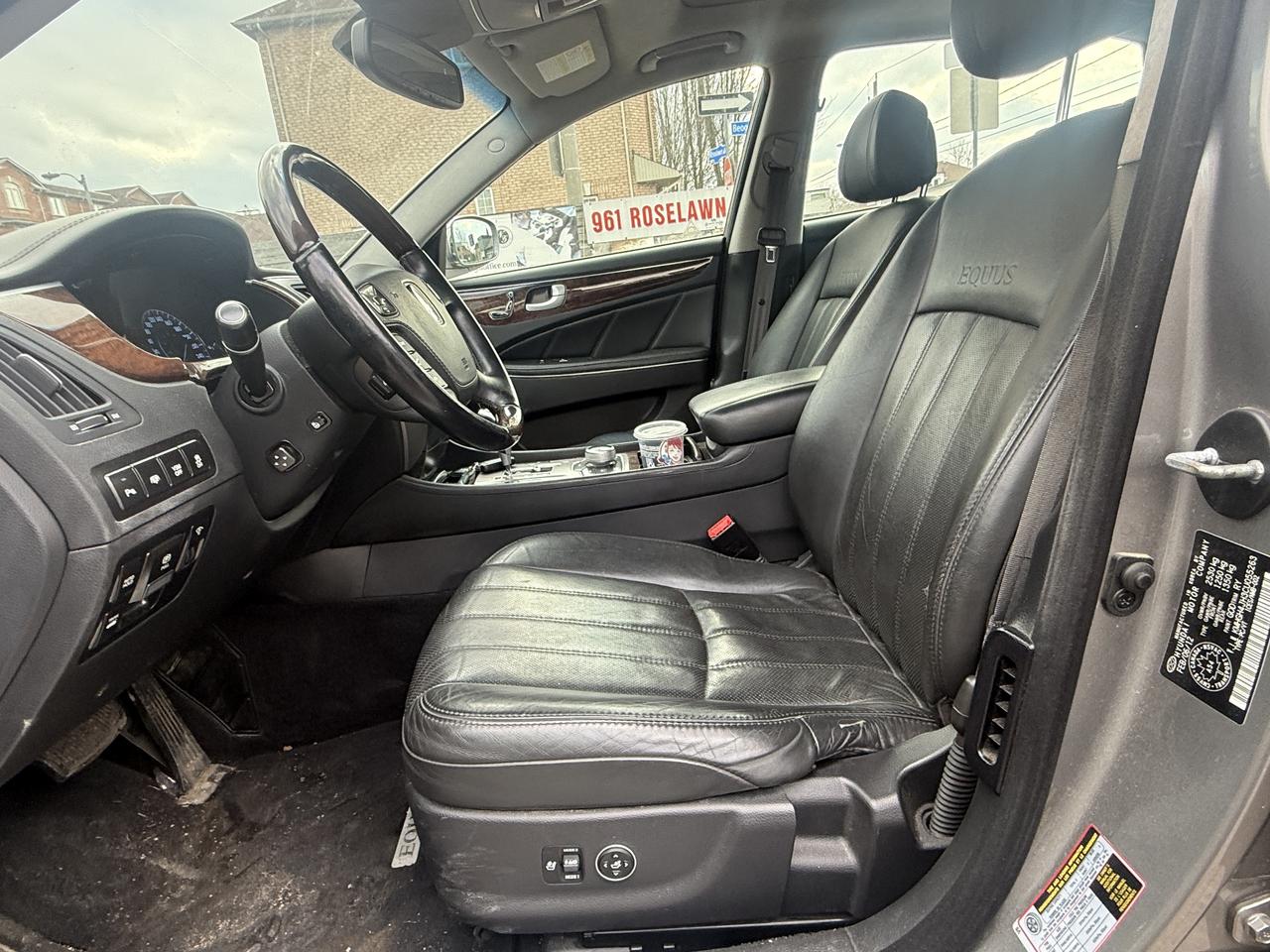 2012 Hyundai Equus SIGNATURE Photo