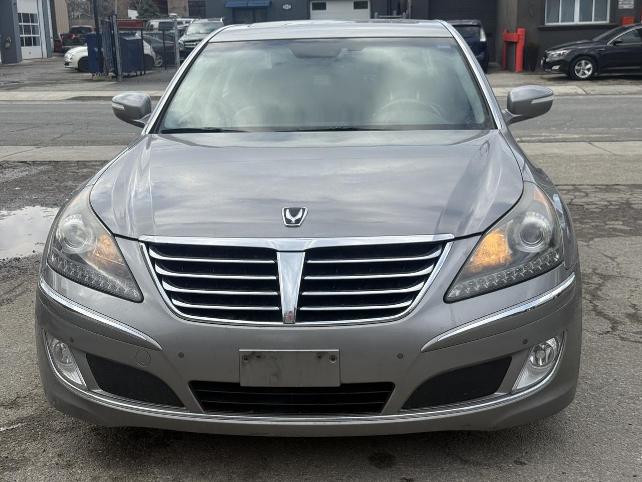 2012 Hyundai Equus SIGNATURE Photo