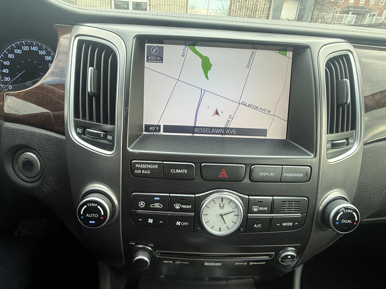 2012 Hyundai Equus SIGNATURE Photo