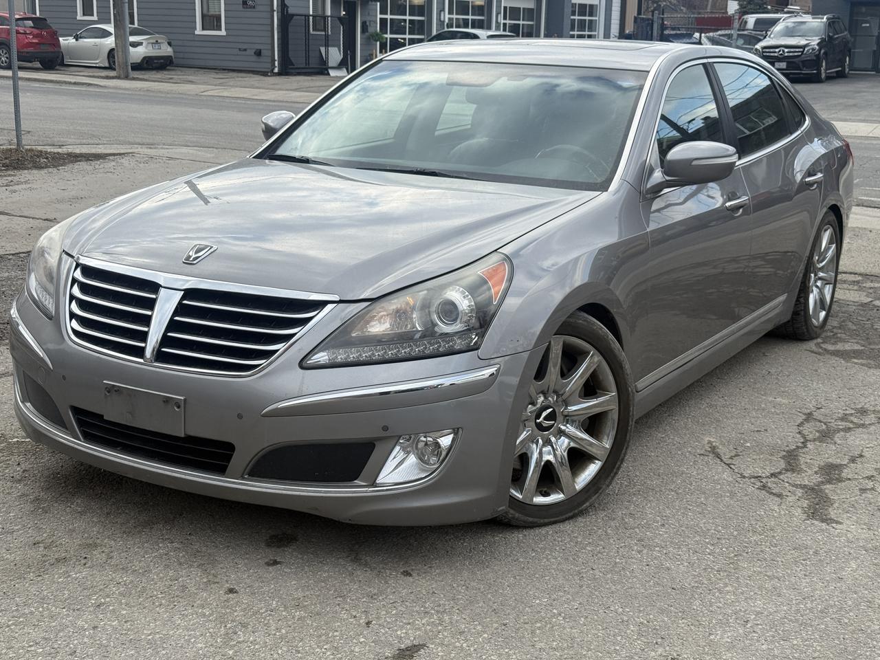2012 Hyundai Equus SIGNATURE Photo