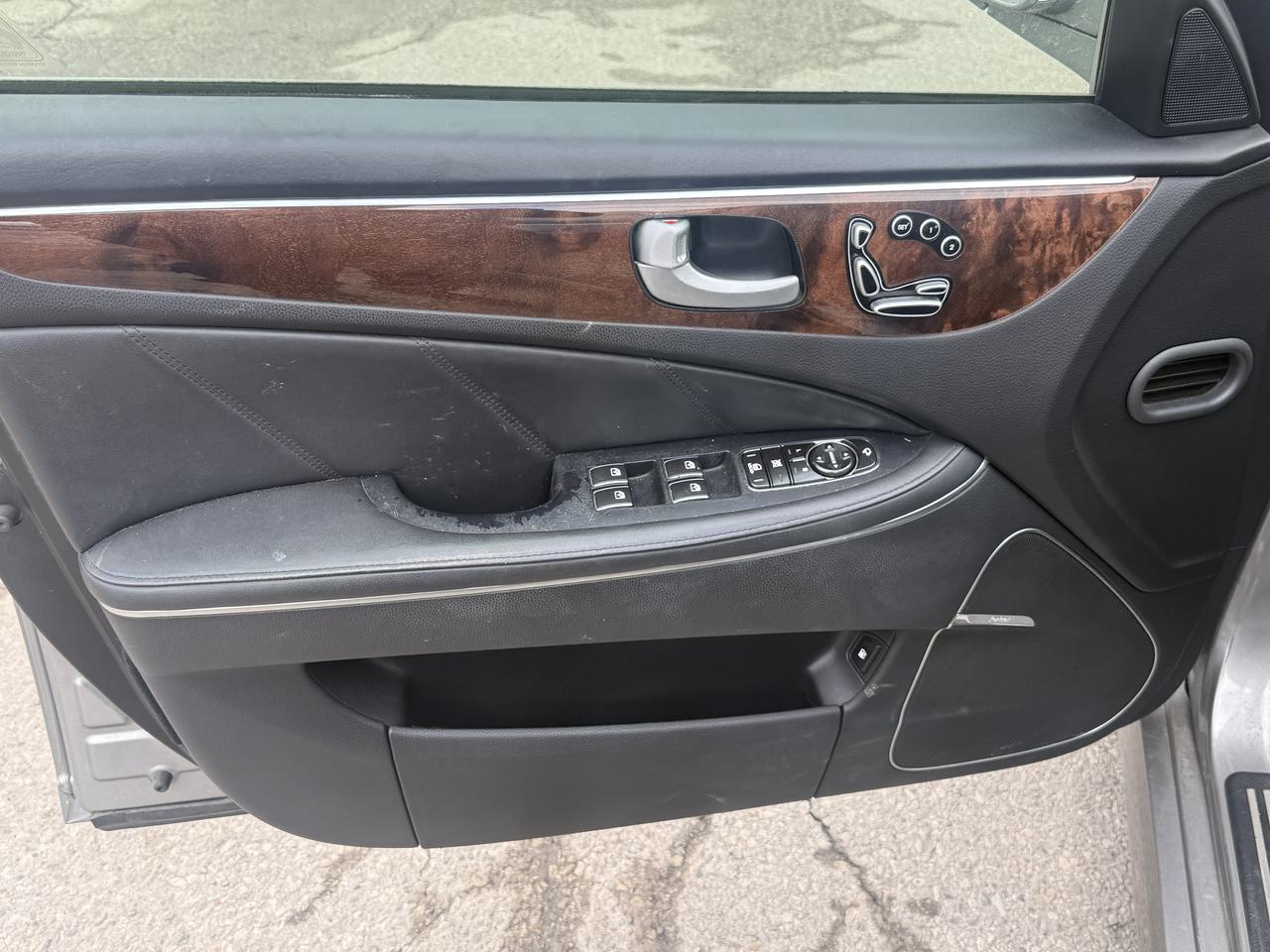 2012 Hyundai Equus SIGNATURE Photo