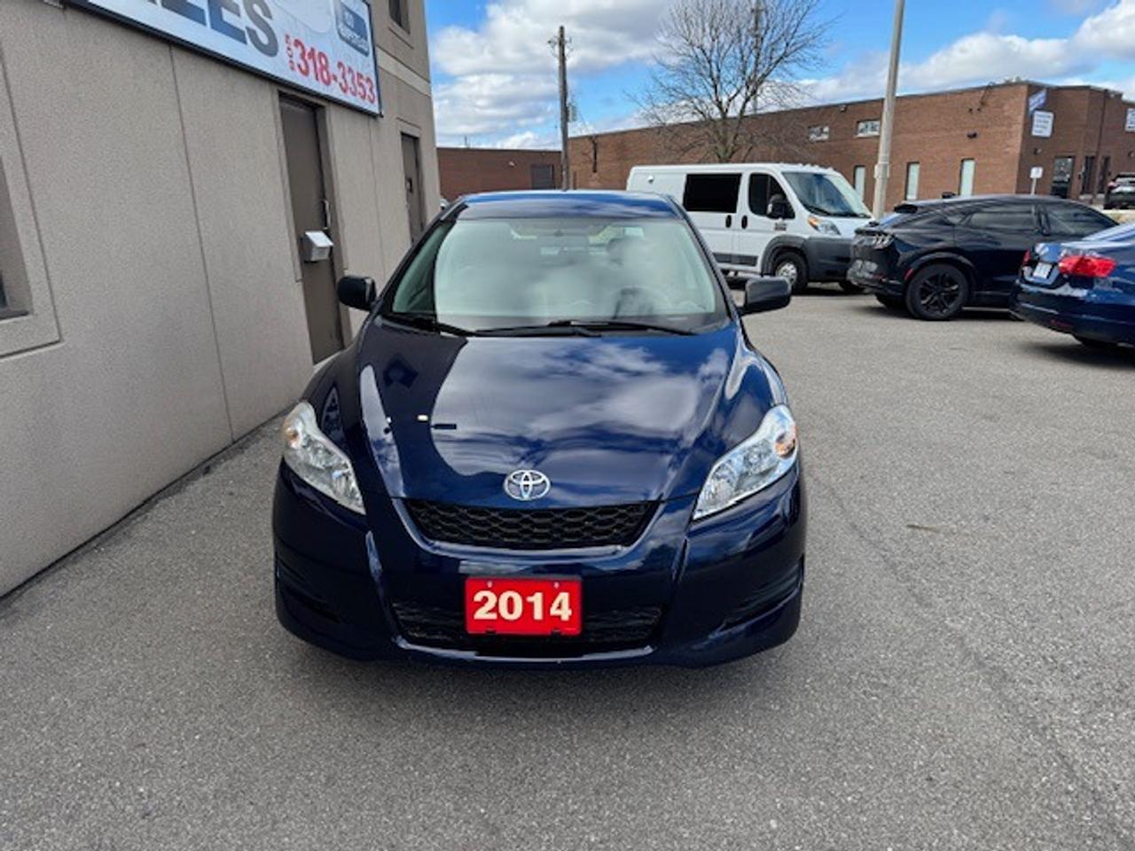 2014 Toyota Matrix 4 dr hatch auto accident free Photo