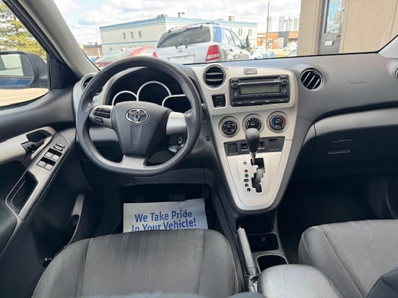 2014 Toyota Matrix 4 dr hatch auto accident free Photo