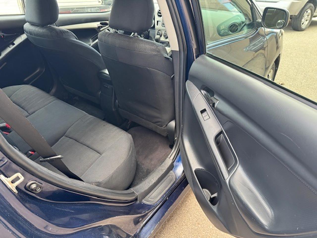 2014 Toyota Matrix 4 dr hatch auto accident free Photo