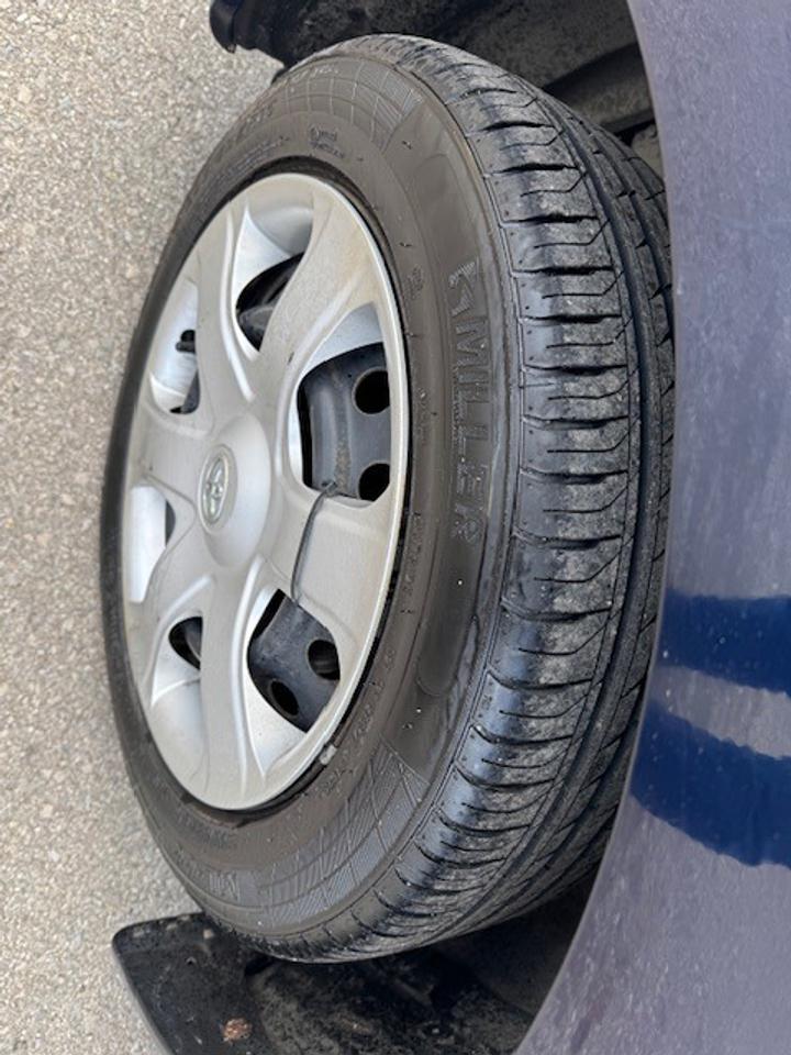 2014 Toyota Matrix 4 dr hatch auto accident free Photo