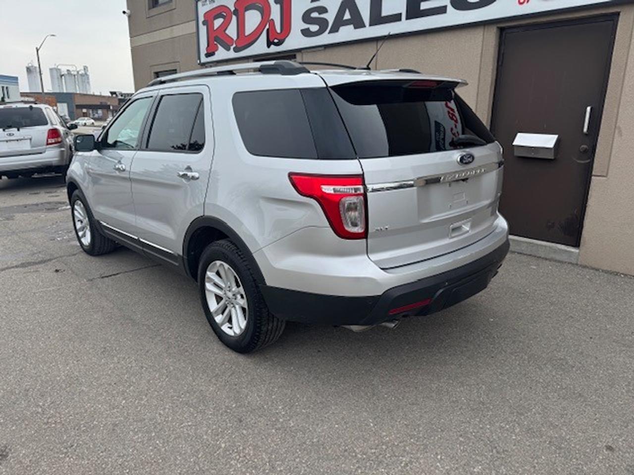 2015 Ford Explorer 4WD 4dr XLT 1 OWNER,ACCIDENT FREE ONLY 89000KM Photo