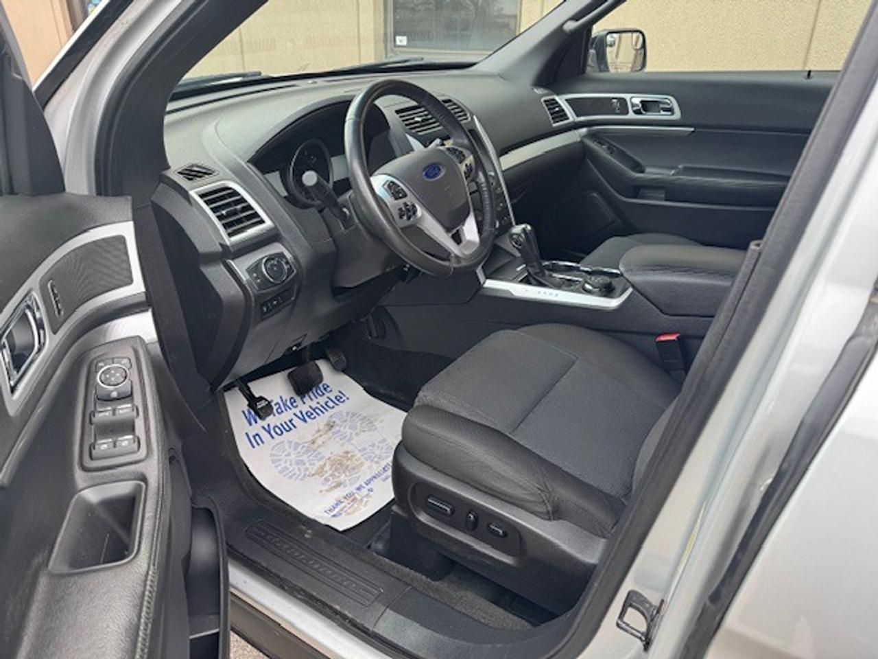 2015 Ford Explorer 4WD 4dr XLT 1 OWNER,ACCIDENT FREE ONLY 89000KM Photo