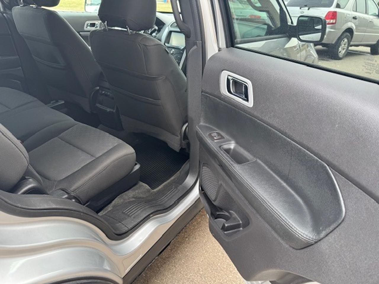 2015 Ford Explorer 4WD 4dr XLT 1 OWNER,ACCIDENT FREE ONLY 89000KM Photo