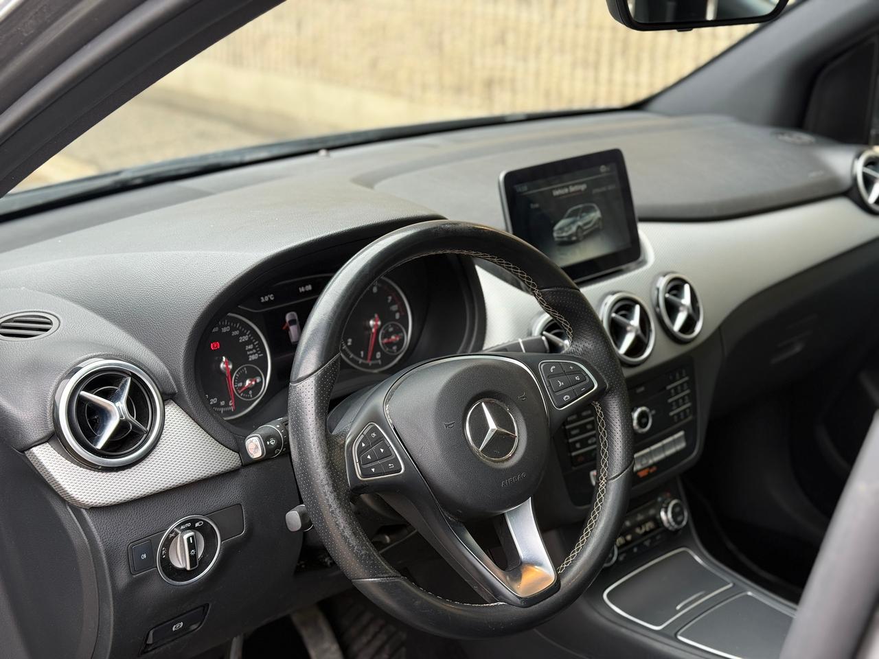 2017 Mercedes-Benz B-Class B 250 Sports Tourer 4Matic Photo