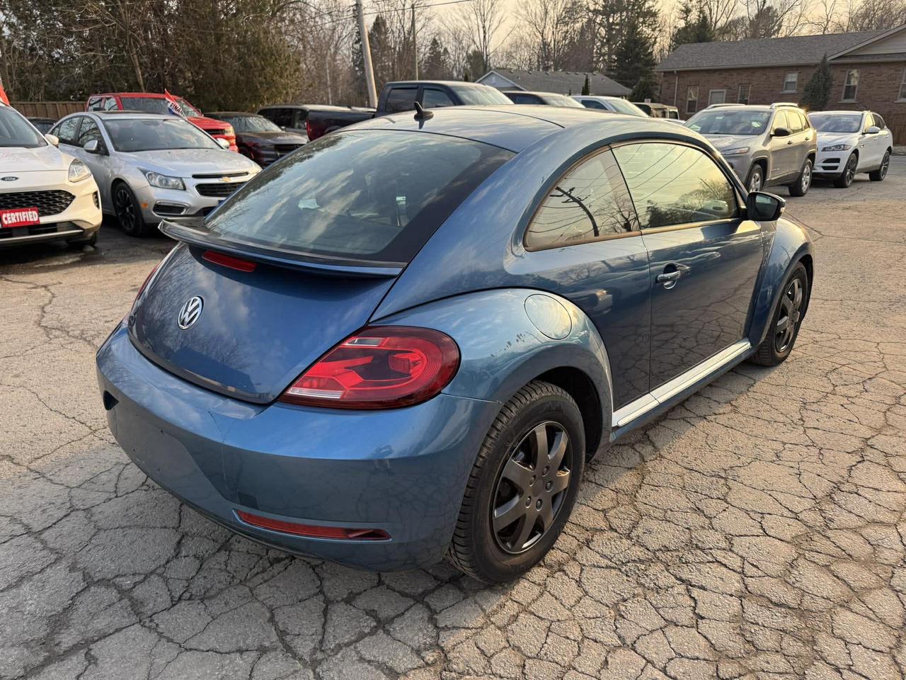 2017 Volkswagen Beetle Trendline Photo