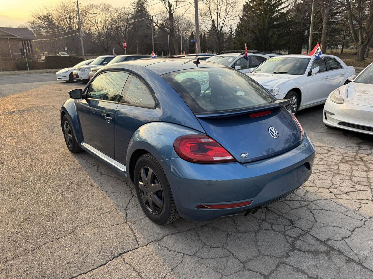 2017 Volkswagen Beetle Trendline Photo4