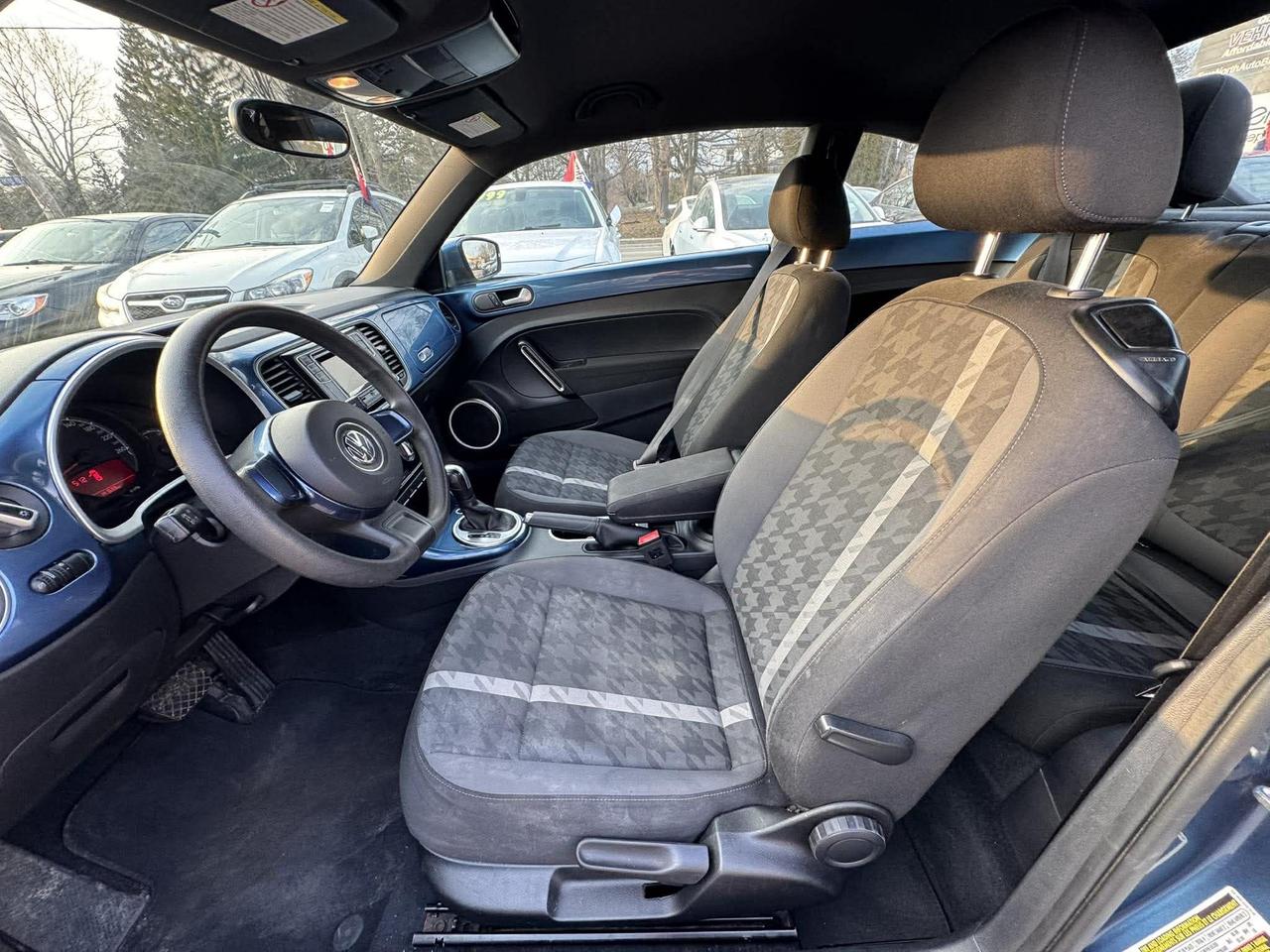 2017 Volkswagen Beetle Trendline Photo