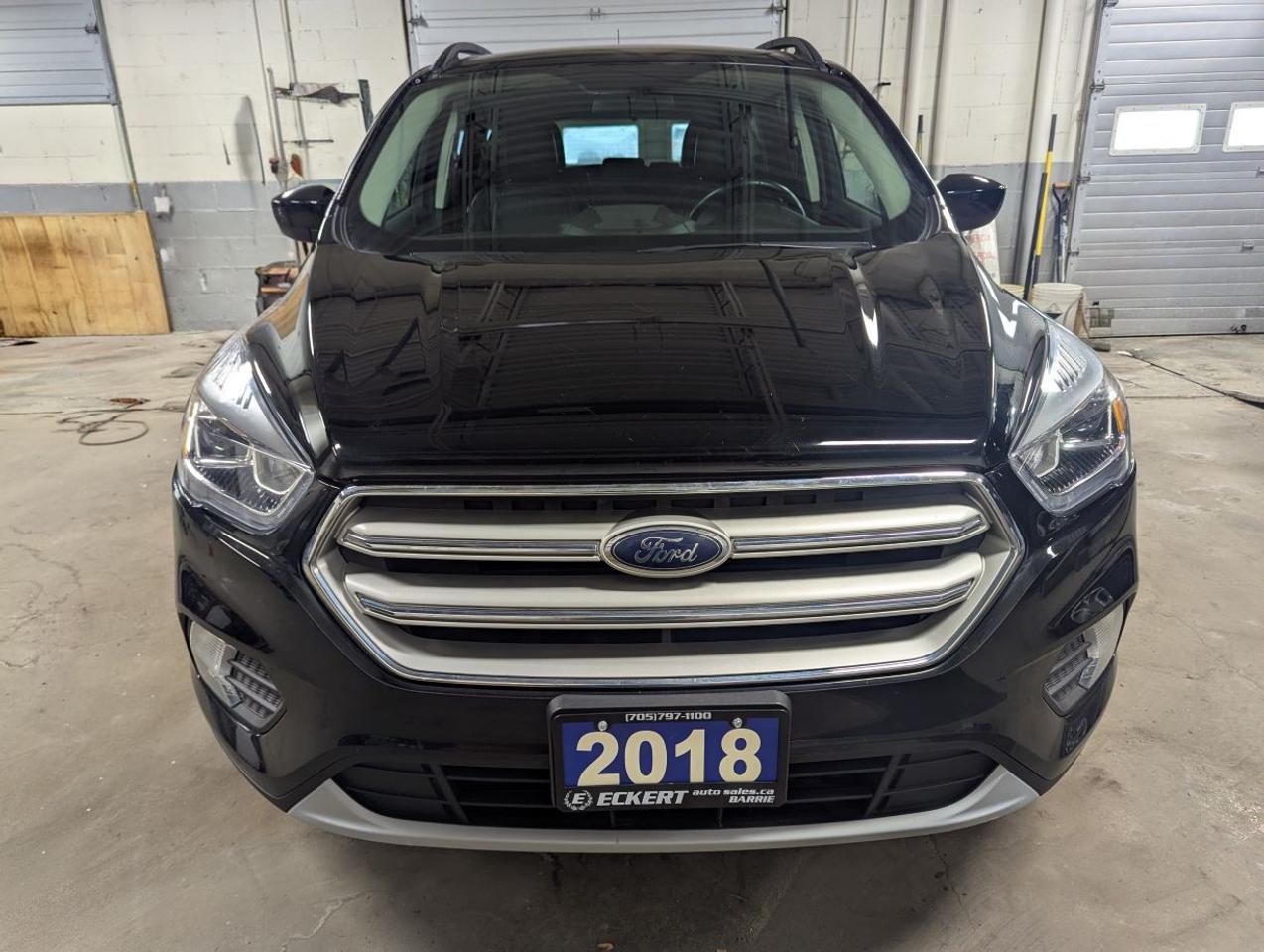 2018 Ford Escape SEL WITH LEATHER/POWER LIFTGATE!! Photo