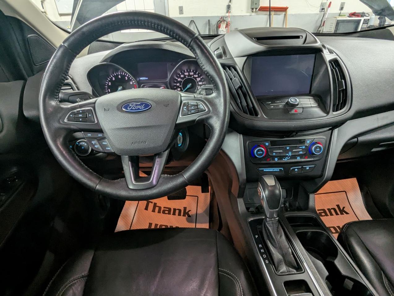 2018 Ford Escape SEL WITH LEATHER/POWER LIFTGATE!! Photo