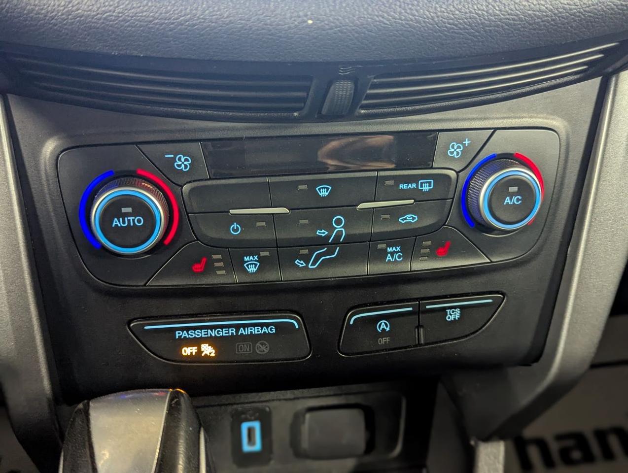 2018 Ford Escape SEL WITH LEATHER/POWER LIFTGATE!! Photo