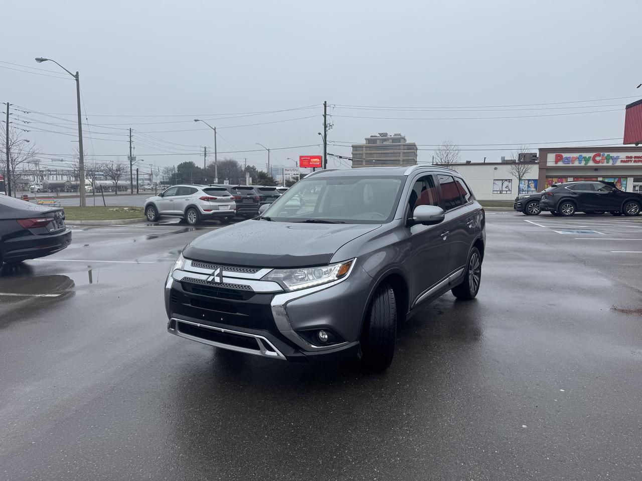 2019 Mitsubishi Outlander ES AWD 7 PASS LEATHER SUNROOF B/SPOT L/ASSIST CAME Photo2