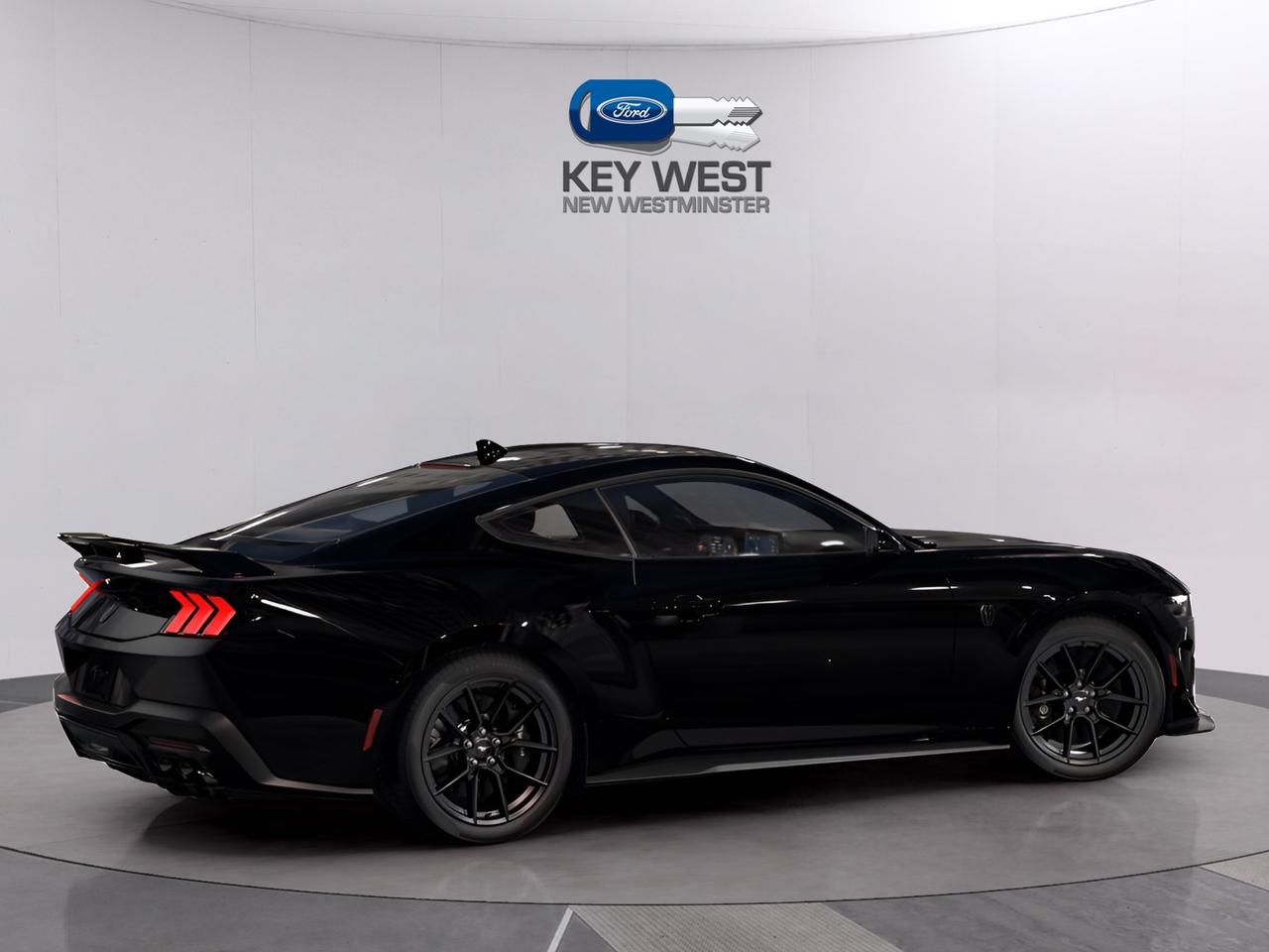 2026 Ford Mustang Dark Horse Fastback Photo2