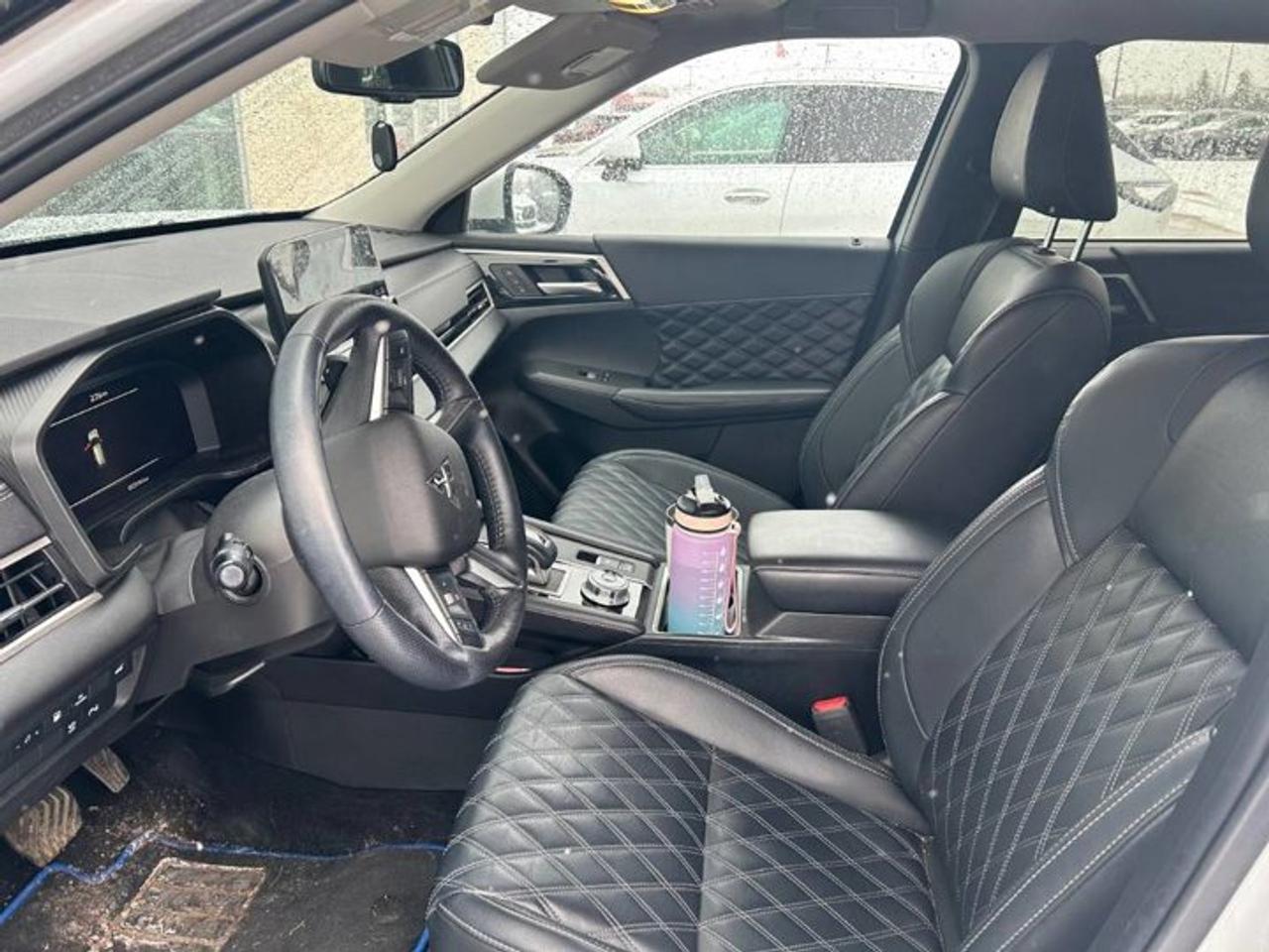 2024 Mitsubishi Outlander Plug-In Hybrid SEL S-AWC | Leather | Sunroof | Nav | Heated Wheel + Seats | 360 Camera | Adaptive Cruise and More ! Photo