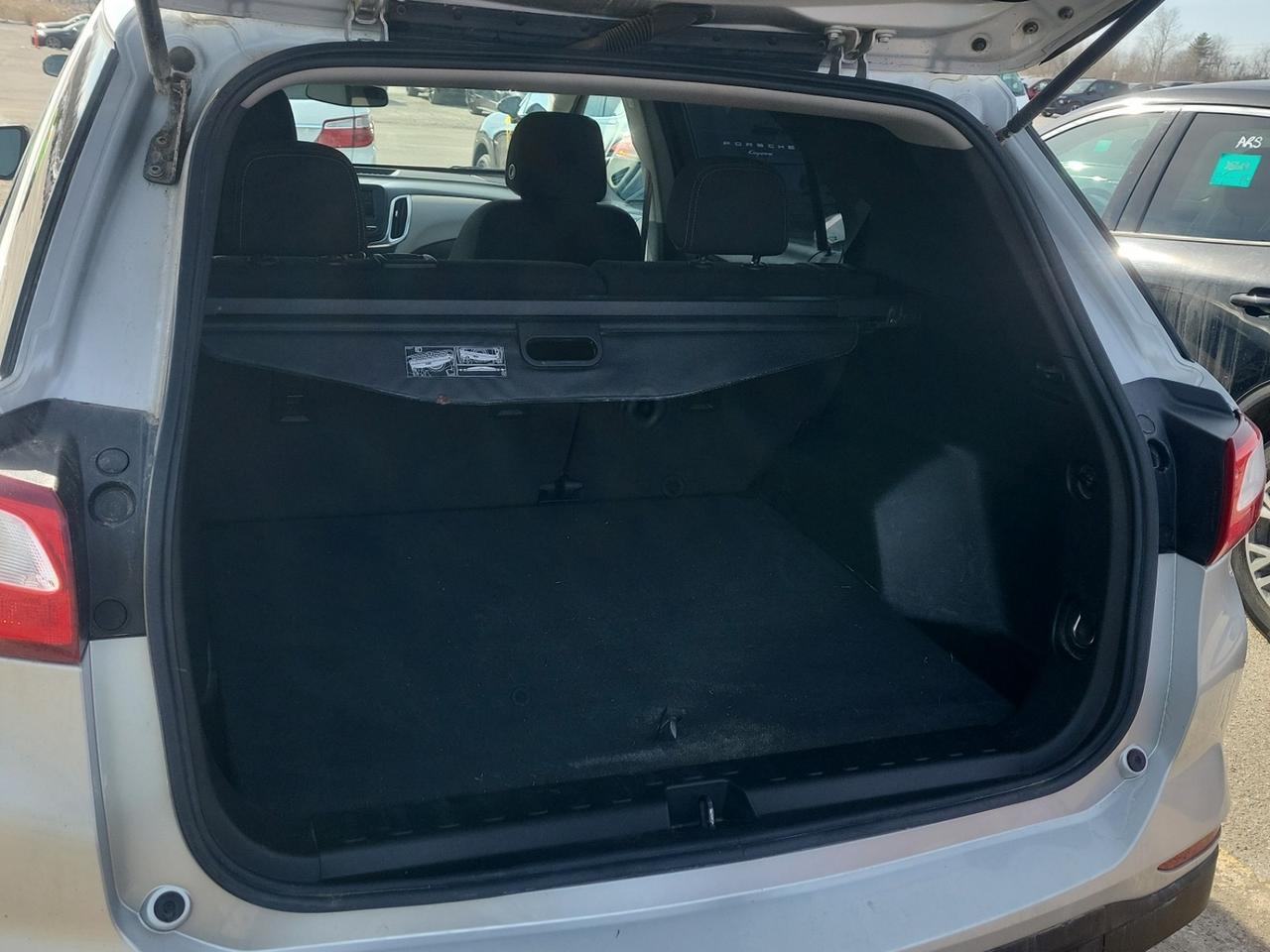 2021 Chevrolet Equinox LS Photo