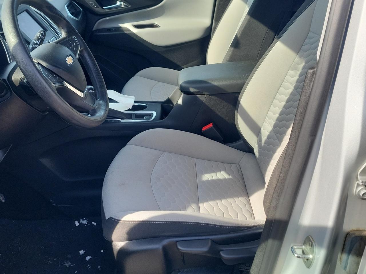 2021 Chevrolet Equinox LS Photo4