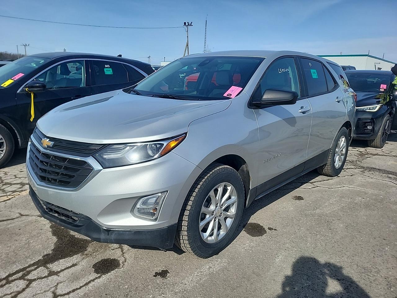 2021 Chevrolet Equinox LS Photo0