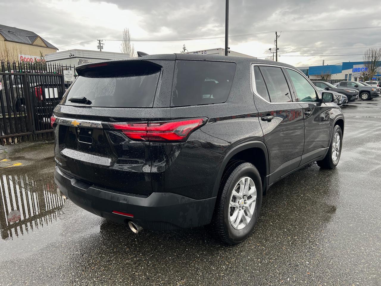 2023 Chevrolet Traverse LS Photo9
