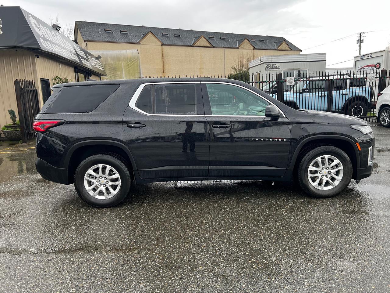 2023 Chevrolet Traverse LS Photo10