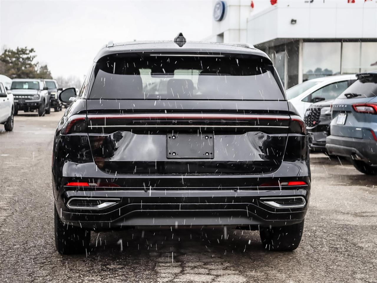 2025 Lincoln Nautilus RESERVE Photo4