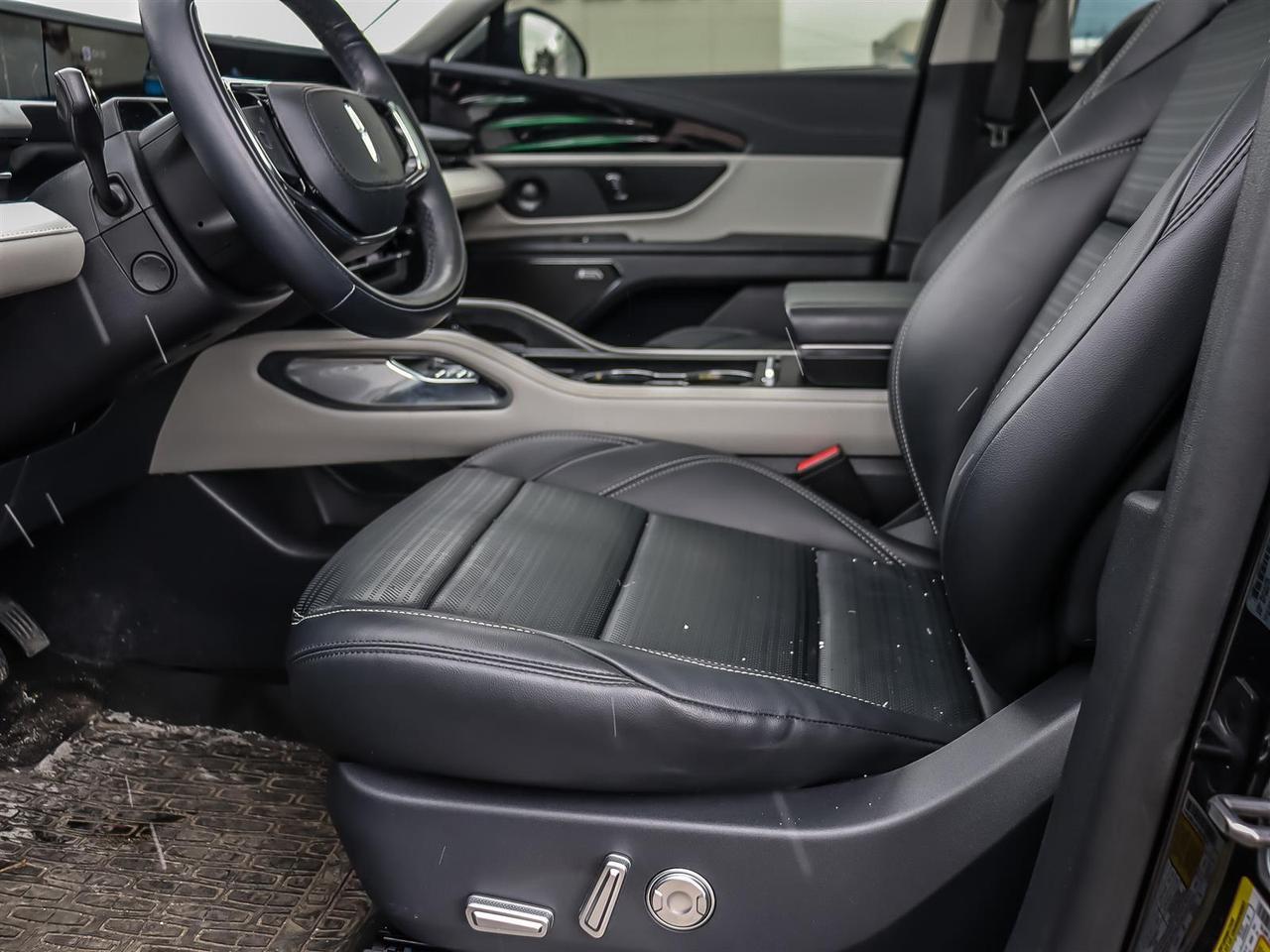 2025 Lincoln Nautilus Reserve | Hybrid |  Roof | Photo
