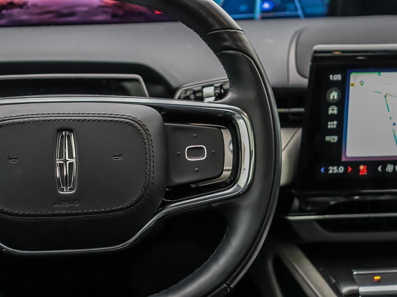 2025 Lincoln Nautilus Reserve | Hybrid |  Roof | Photo