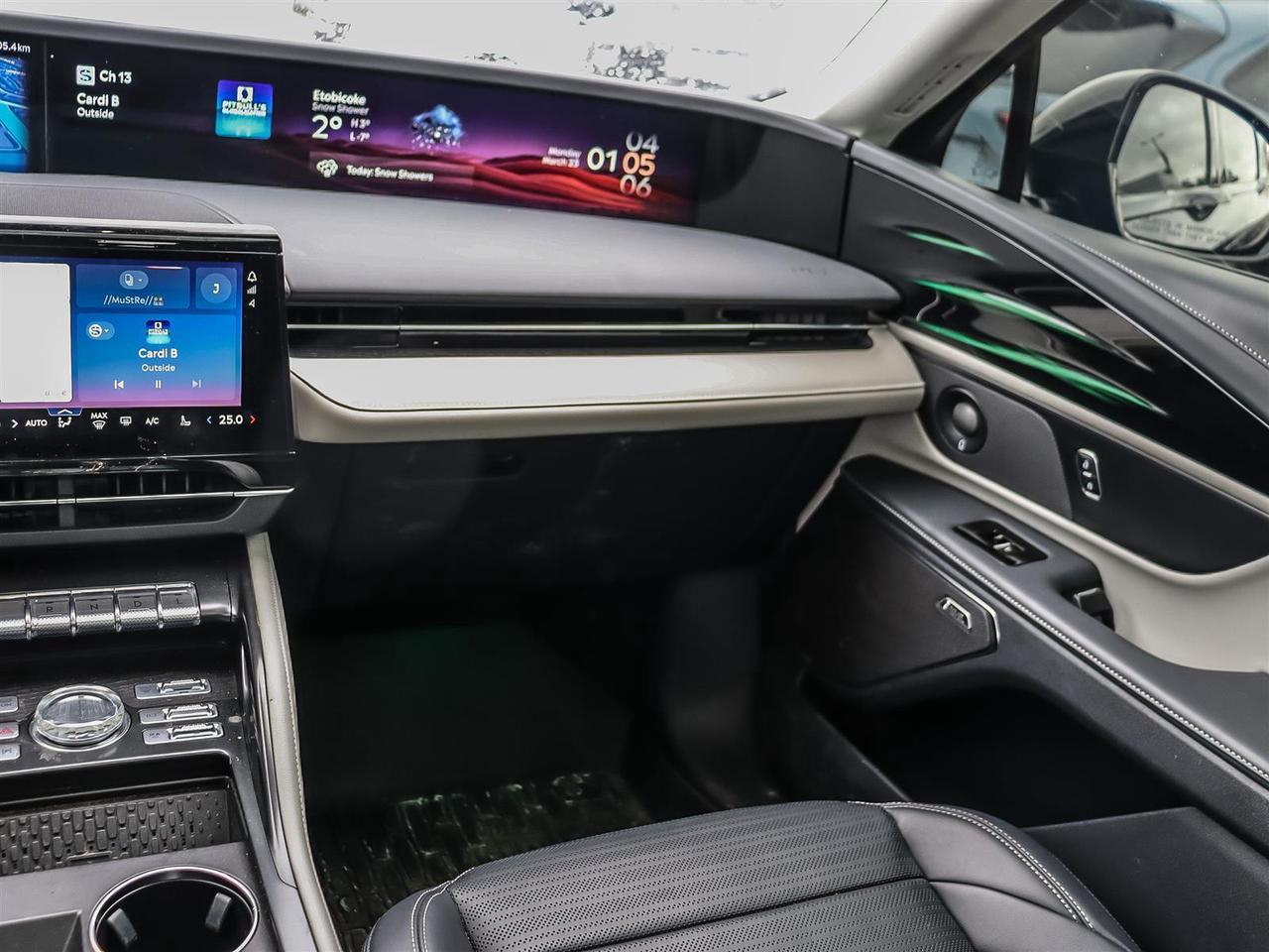 2025 Lincoln Nautilus Reserve | Hybrid |  Roof | Photo