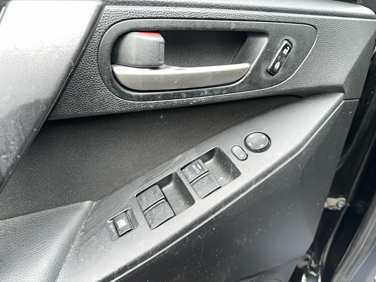 2012 Mazda MAZDA3 GX Photo