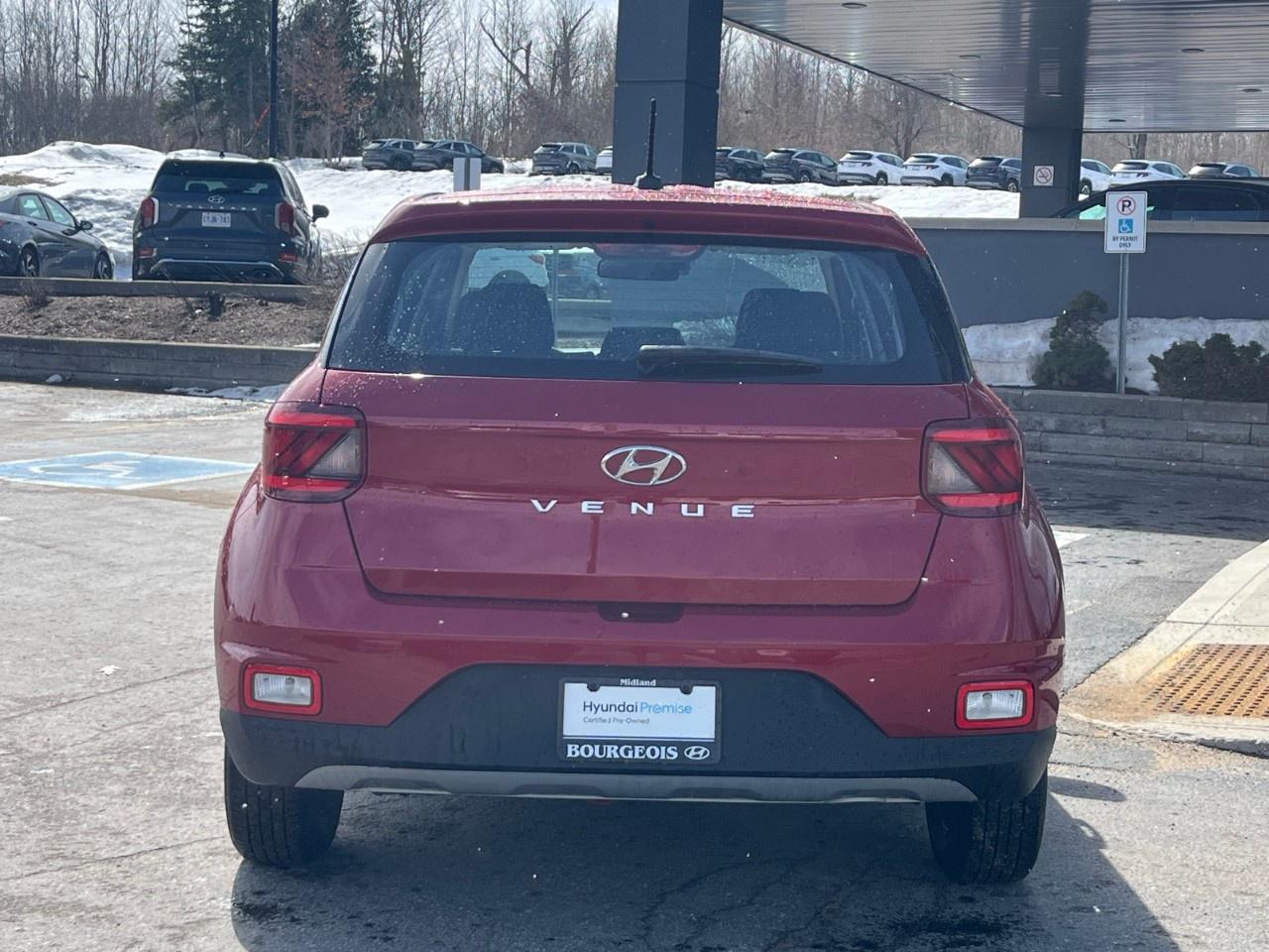 2023 Hyundai Venue Essential IVT Photo