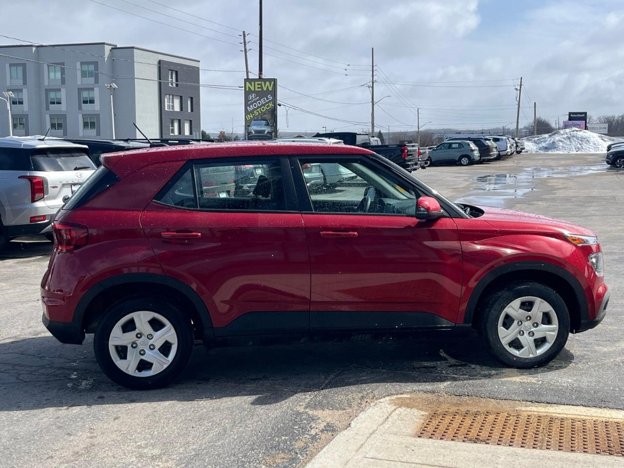 2023 Hyundai Venue Essential IVT Photo