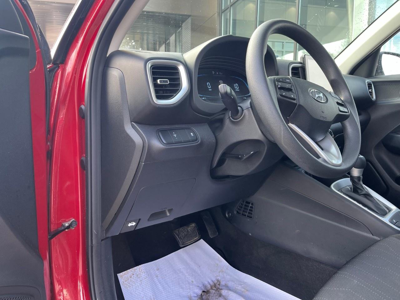 2023 Hyundai Venue Essential IVT Photo