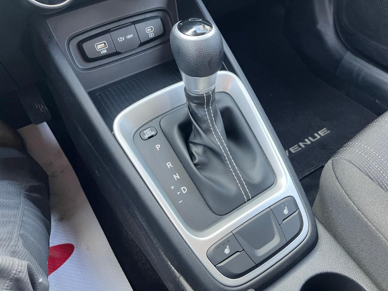 2023 Hyundai Venue Essential IVT Photo