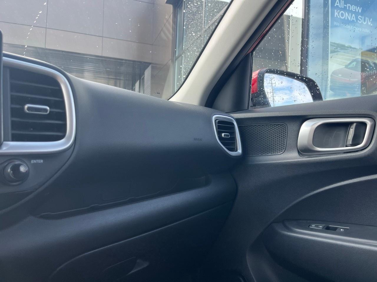 2023 Hyundai Venue Essential IVT Photo