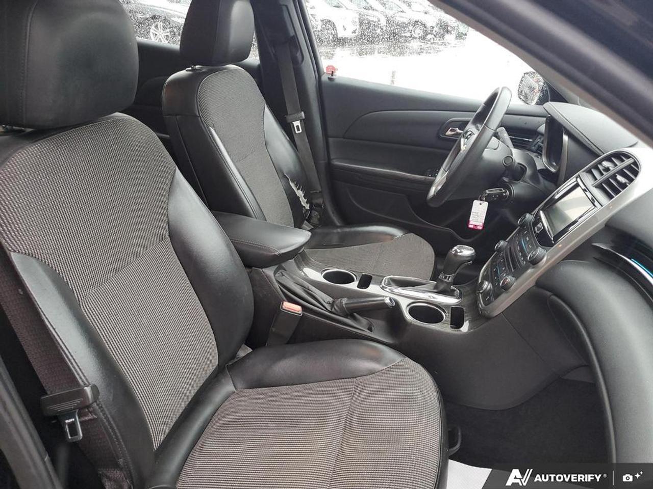 2015 Chevrolet Malibu LT-SUNROOF-REAR CAMERA-REMOTE START Photo