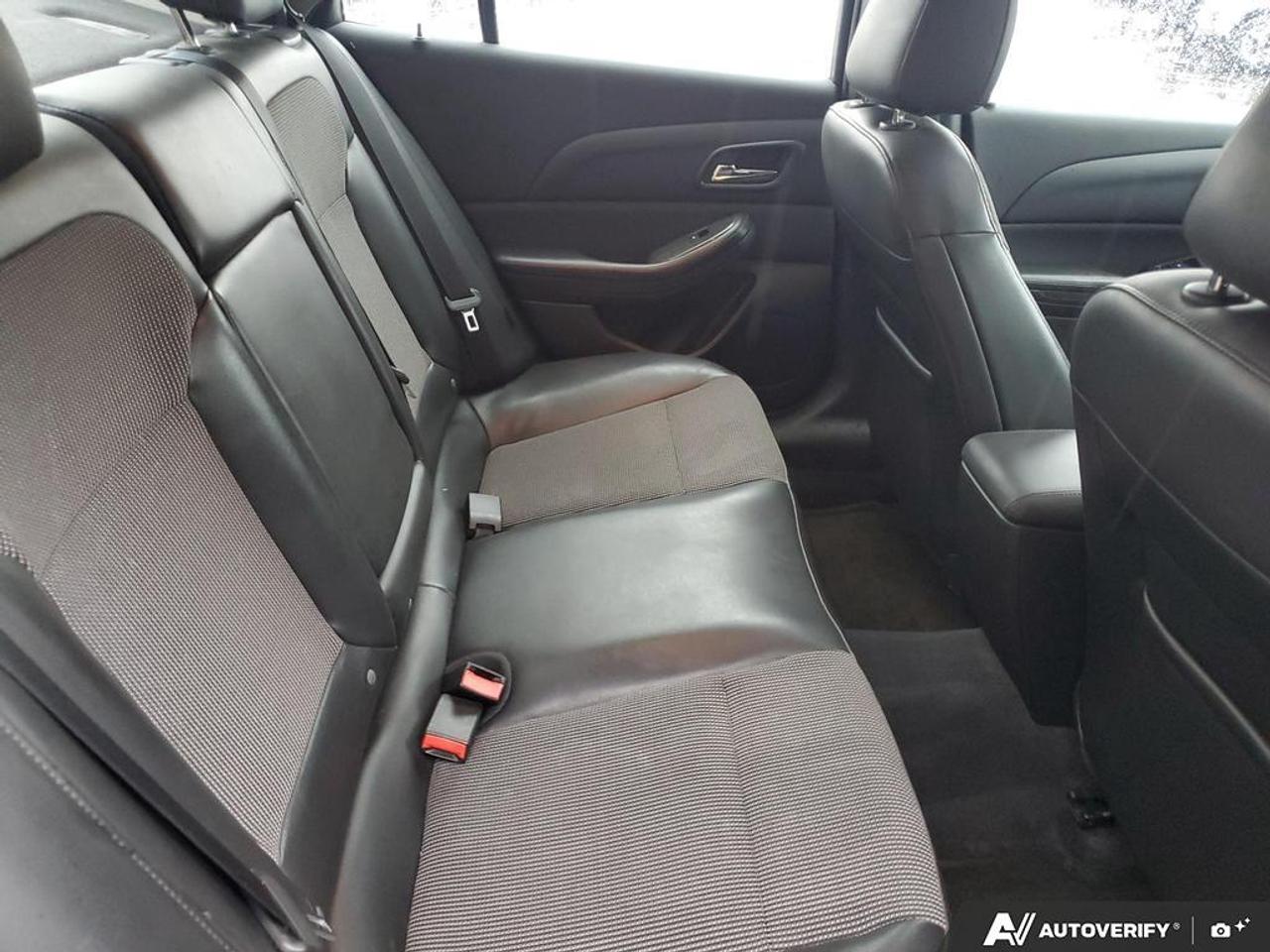 2015 Chevrolet Malibu LT-SUNROOF-REAR CAMERA-REMOTE START Photo