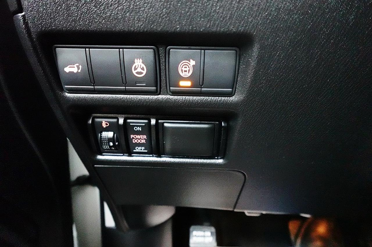 2018 Nissan Armada 4x4 SL DEALER MAINTAIN.NO ACCIDENT,8 PASS Photo