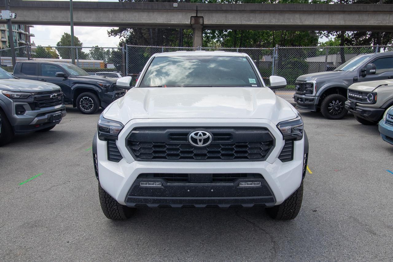 2024 Toyota Tacoma 4x4 Double Cab Auto SB TRD Photo2