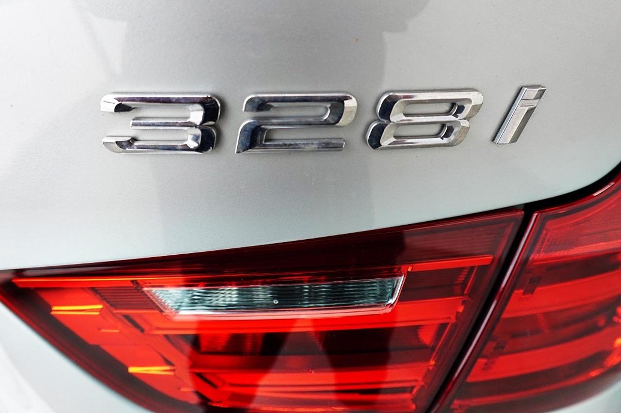 2016 BMW 3 Series 328i xDrive Gran Turismo AWD,NO ACCIDENT,LOW KM Photo