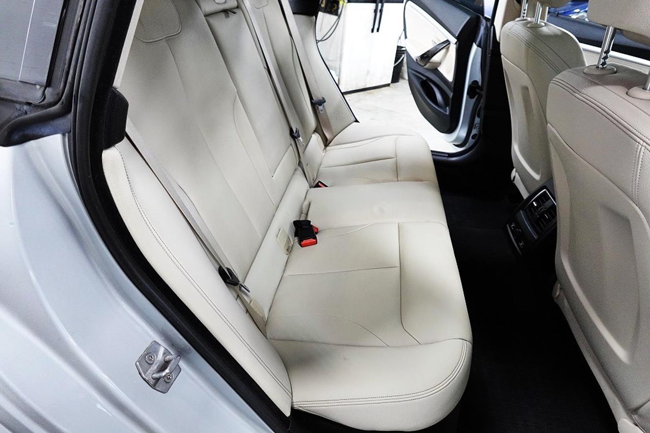 2016 BMW 3 Series 328i xDrive Gran Turismo AWD,NO ACCIDENT,LOW KM Photo