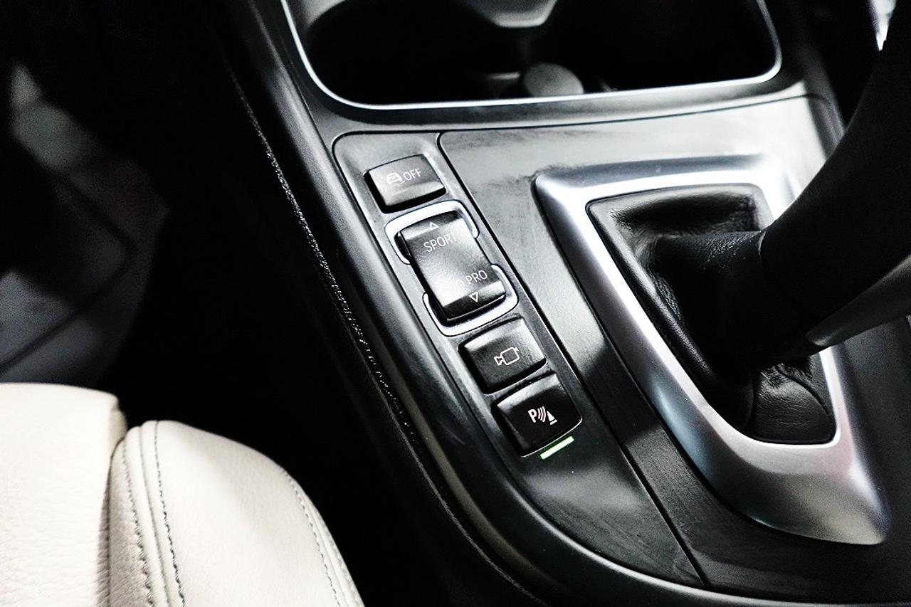 2016 BMW 3 Series 328i xDrive Gran Turismo AWD,NO ACCIDENT,LOW KM Photo