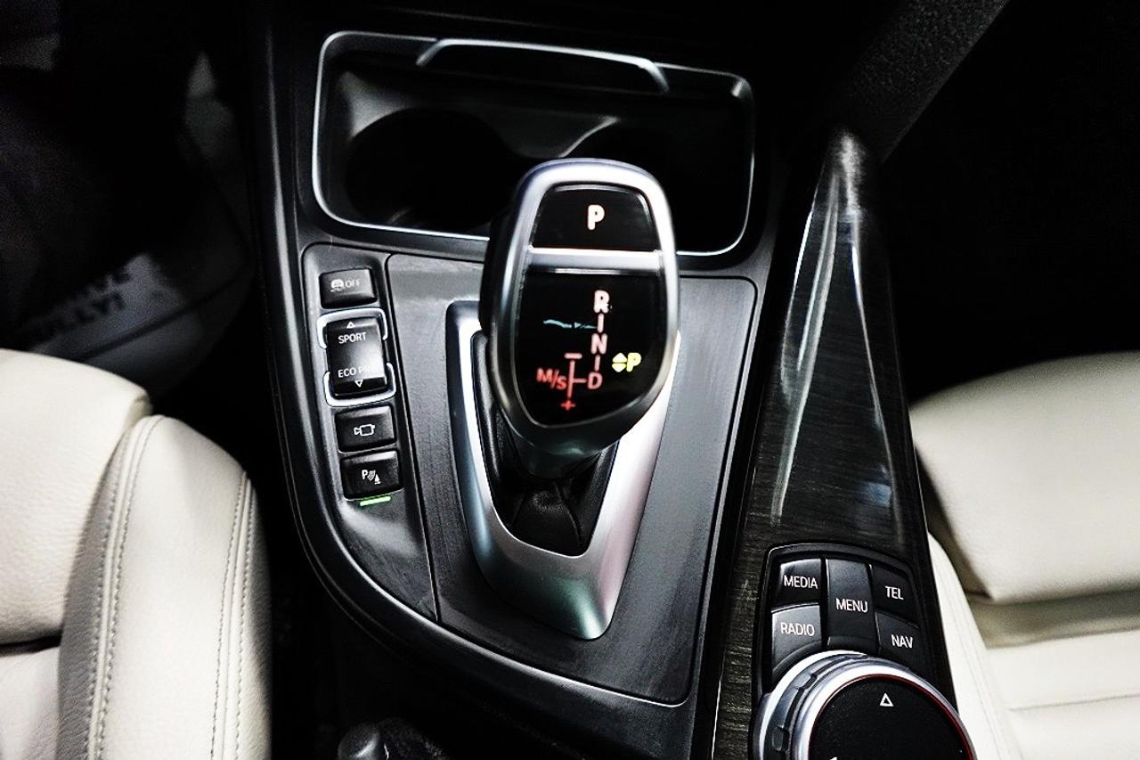 2016 BMW 3 Series 328i xDrive Gran Turismo AWD,NO ACCIDENT,LOW KM Photo